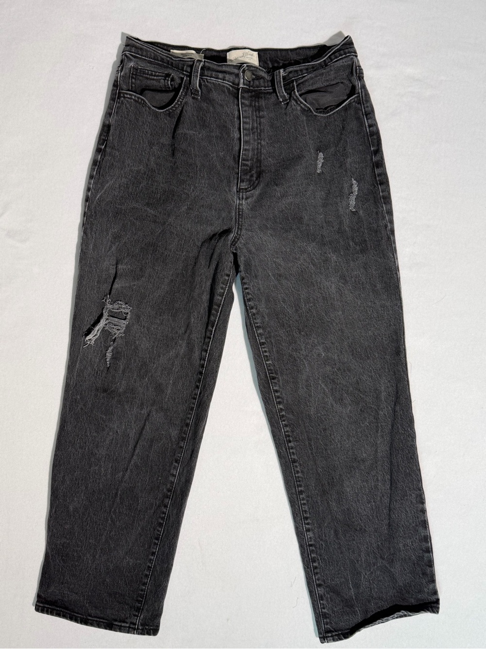 Universal Thread Vintage Straight Jeans Women’s 12/31R Black Distressed